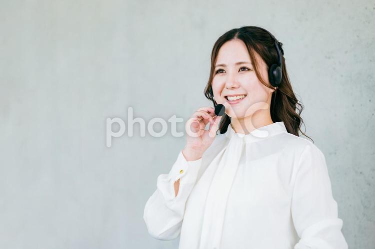 コールセンター・オペレーターの女性 コールセンター,オペレーター,電話代行の写真素材