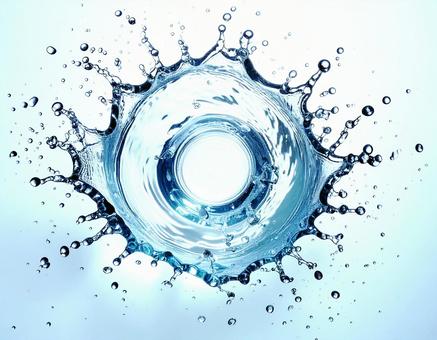 水しぶきが上がる水面 水しぶきが上がる水面の写真