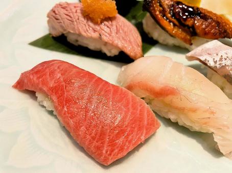 にぎり鮨（とろ・たい・炙り・あなご等）１ 鮨,寿司,にぎりの写真素材
