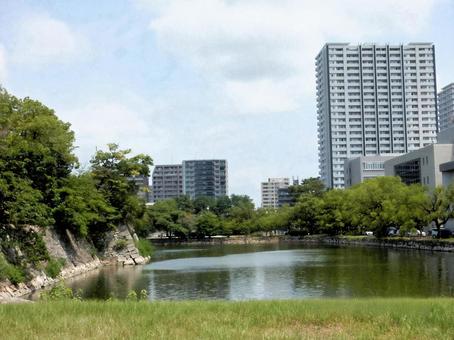 【風景写真】広島城からの眺め 広島城,木々,堀の写真素材