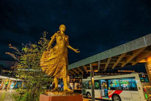 【福井】夜の敦賀駅周辺の写真