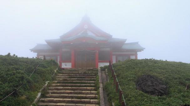 Hakone Komagatake Motomiya Shrine and torii gate shrouded in mist, JPG