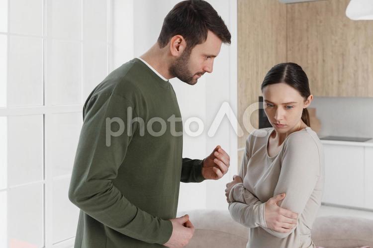 怒る男性と拒絶する女性 カップル,夫婦,対立の写真素材
