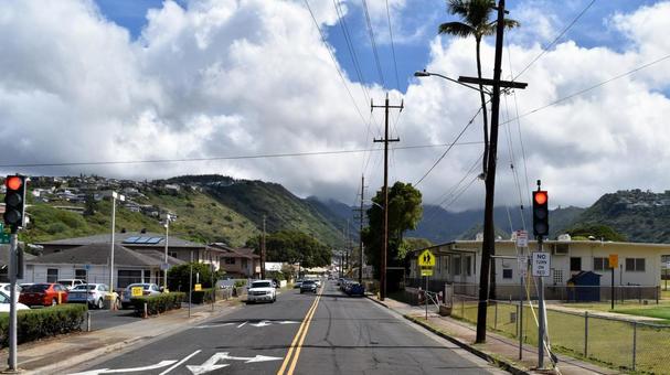 山脈に続くハワイ郊外の生活道路 山脈に続くハワイ郊外の生活道路 ハワイ,郊外,ローカルの写真素材