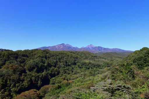 秋晴れの八ヶ岳(八ヶ岳高原大橋から望む) 秋晴れの八ヶ岳(八ヶ岳高原大橋から望む) 八ヶ岳,快晴,秋晴れの写真素材