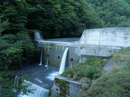 大門沢登山道 砂防ダム 大門沢登山道 砂防ダム 白根三山,北岳,間ノ岳の写真素材