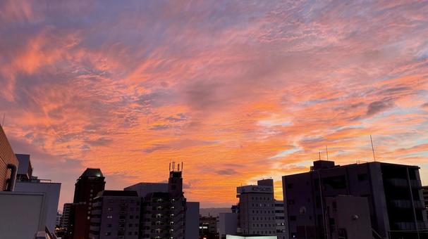 夕焼けの街 夕焼けの街 空,夕方,夕焼けの写真素材