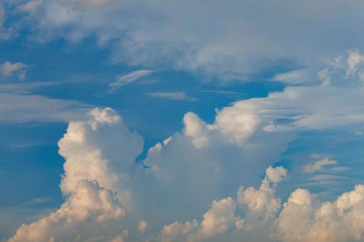 青空と入道雲 青空と入道雲 空,雲,太陽の写真素材