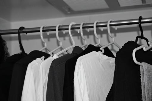 洋服 洋服 服,クローゼット,シャツの写真素材