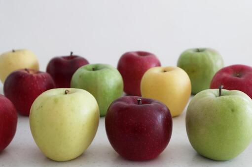 りんごいろいろ 林檎,果物,アップルの写真素材
