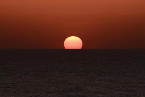 夕陽 夕陽 夕陽,夕日,夕焼けの写真素材