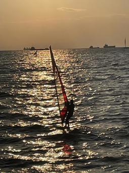 海のきらめき 海,夕方,波の写真素材