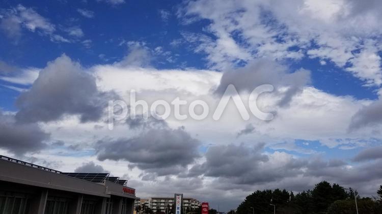 強風に流される雲　【01】 雲,強風,流されるの写真素材