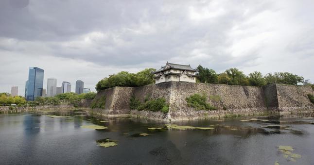 大阪城外堀と櫓 ビル群イメージ素材 大阪城外堀と櫓 ビル群イメージ素材の写真