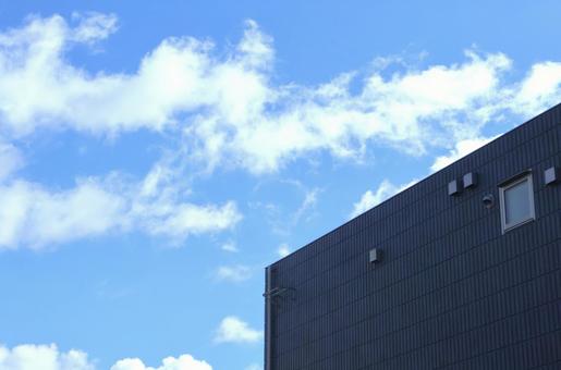 オフィス・会社・倉庫と青空 オフィス,会社,倉庫の写真素材