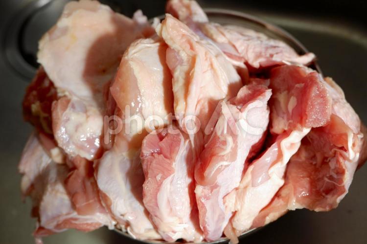 生の鶏胸肉 鶏胸肉,生,生肉の写真素材