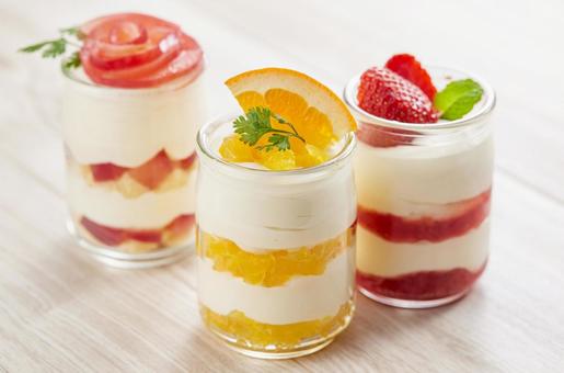 カップスイーツ　ボトルスイーツ レアチーズケーキ,カップスイーツ,スイーツの写真素材