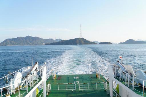瀬戸内海の船の上から見る大久野島1 大久野島,ウサギの島,瀬戸内海の写真素材