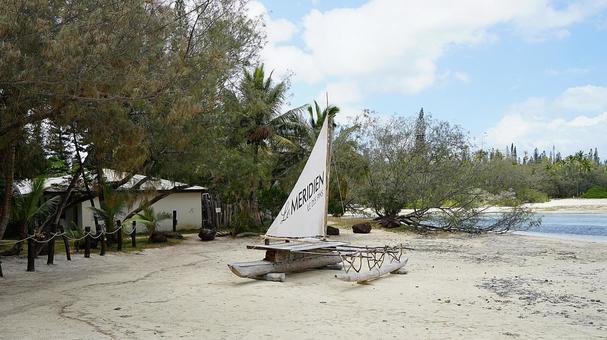 ニューカレドニア347アウトリガーカヌーの写真