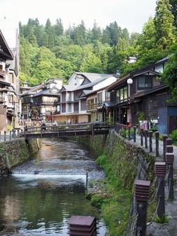 昼の銀山温泉 銀山温泉,昼,温泉街の写真素材