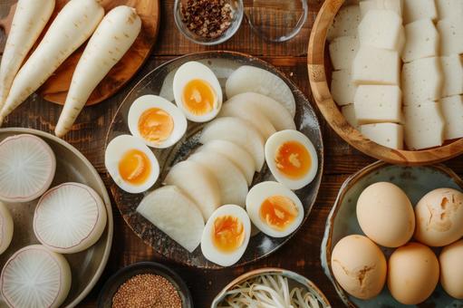 おでんの具材盛り合わせ｜大根・卵・練り物の写真