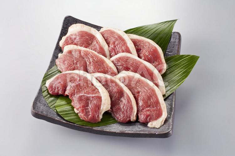 生の鴨肉　 鴨肉,精肉,生肉の写真素材