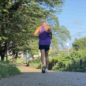 ランニングをしている男性 ランニングをしている男性 男性,男,走るの写真素材