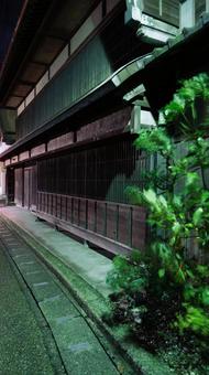 夜の街並み 夜景,夜道,街灯の写真素材