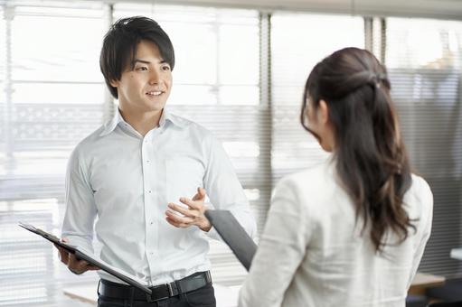 Business person explaining work procedure, bir adam, kadın, bir işadamı, JPG