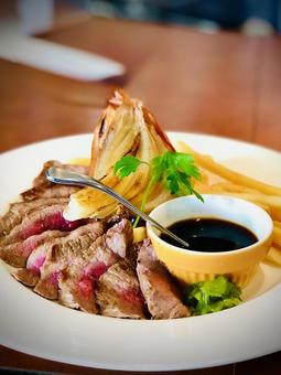 美味しい牛肉ステーキ 美味しい牛肉ステーキ ステーキ,焼肉,玉ねぎの写真素材