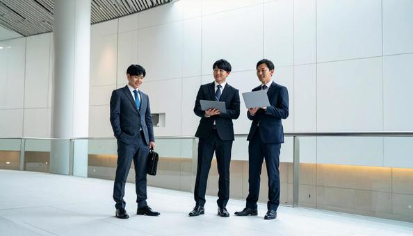 若いビジネスマンチーム 若いビジネスマンチームの写真