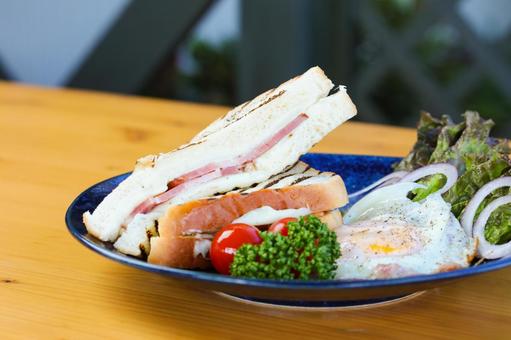 ホットサンド ホットサンド ホットサンド,モーニング,ランチの写真素材