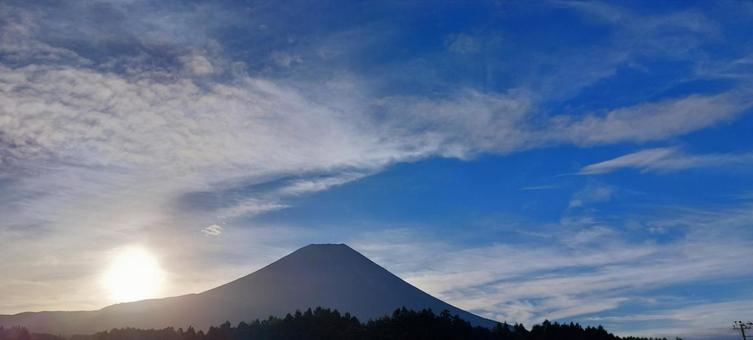 富士山と日の出 富士山と日の出 富士山,日の出,朝日の写真素材