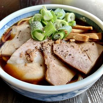 濃厚醤油太麺ラーメン 濃厚醤油太麺ラーメンの写真
