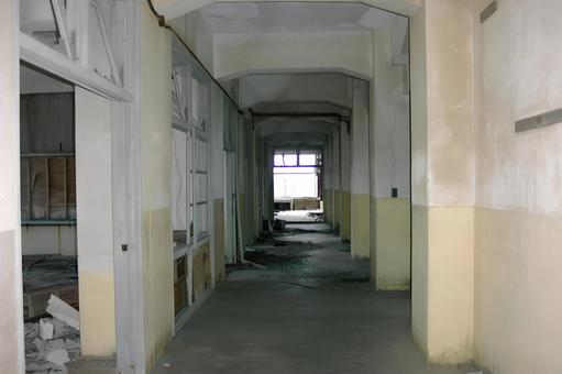 不気味な軍艦島内部 不気味な軍艦島内部 廃墟,軍艦島,端島の写真素材