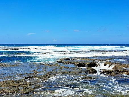 奄美大島 海 波 奄美大島 海 波 海,波,波しぶきの写真素材