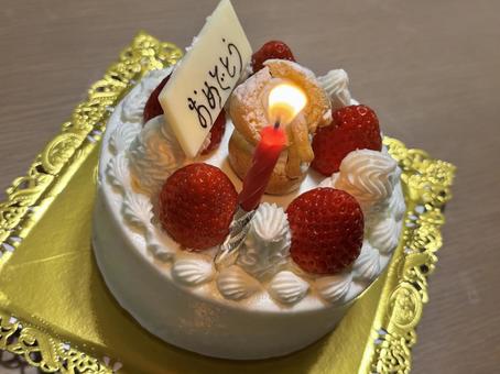 お祝いのケーキ お祝いのケーキ ケーキ,スイーツ,ショートケーキの写真素材