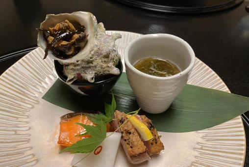 日本旅館夕食・懐石料理 懐石料理,懐石,サザエの写真素材