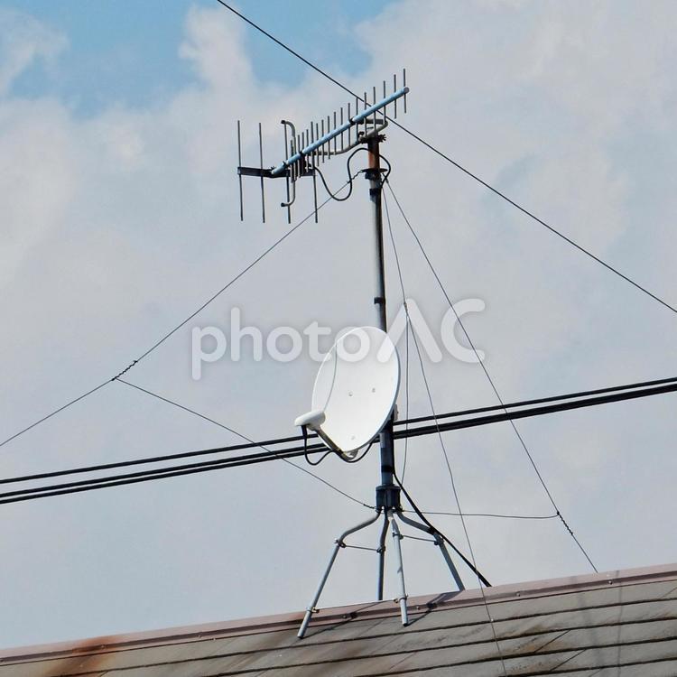 【風景写真】テレビ受信アンテナ アンテナ,テレビ,受信の写真素材