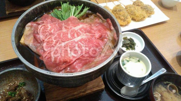 牛鍋　会食　肉料理 会食,ランチ,牛鍋の写真素材