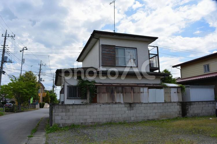 空き家になった日本の住宅 空き家,廃屋,住居の写真素材