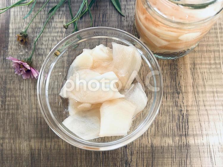 新生姜の甘酢漬け 生姜,酢漬け,食べ物の写真素材