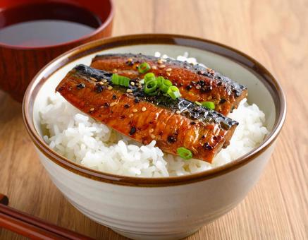 魚の蒲焼丼 魚の蒲焼丼の写真