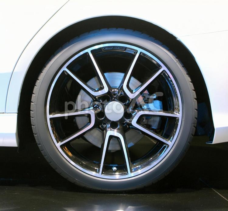自動車　ホイール　タイヤ　輸入車　削り出し 自動車,ホイール,タイヤの写真素材