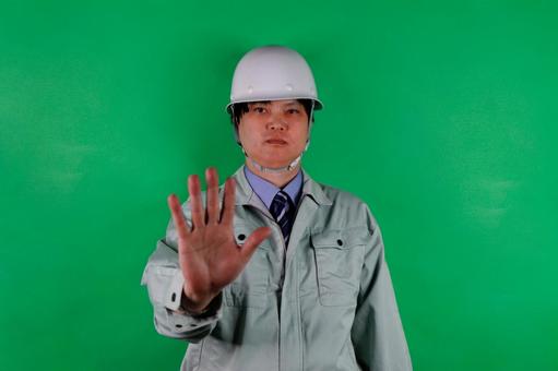 安全指示をする作業員 安全,作業員,ヘルメットの写真素材