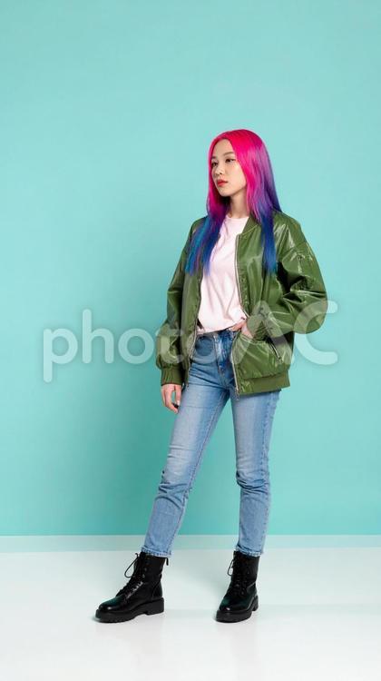 推しのサイバーパンクに染まる女性 押し活,サブカルチャー,サイバーパンクの写真素材