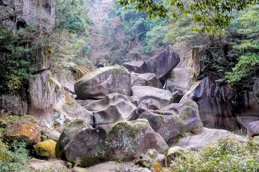 花崗岩の巨岩が連なる神話の舞台、鬼の舌震 花崗岩の巨岩が連なる神話の舞台、鬼の舌震 島根,奥出雲,国指定の写真素材