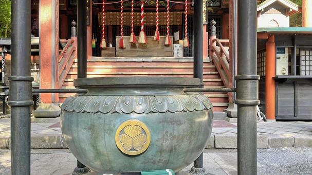 坂東33観音 16番 水澤寺 香炉と本堂 坂東33観音 16番 水澤寺 香炉と本堂の写真