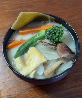 Photo, a lot of miso soup, ingredients for miso soup, miso soup, 