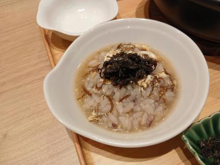 乾燥海苔ともずく卵雑炊 乾燥海苔ともずく卵雑炊 もずく,卵,雑炊の写真素材